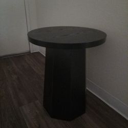 Table/ End Table/ Nightstand 