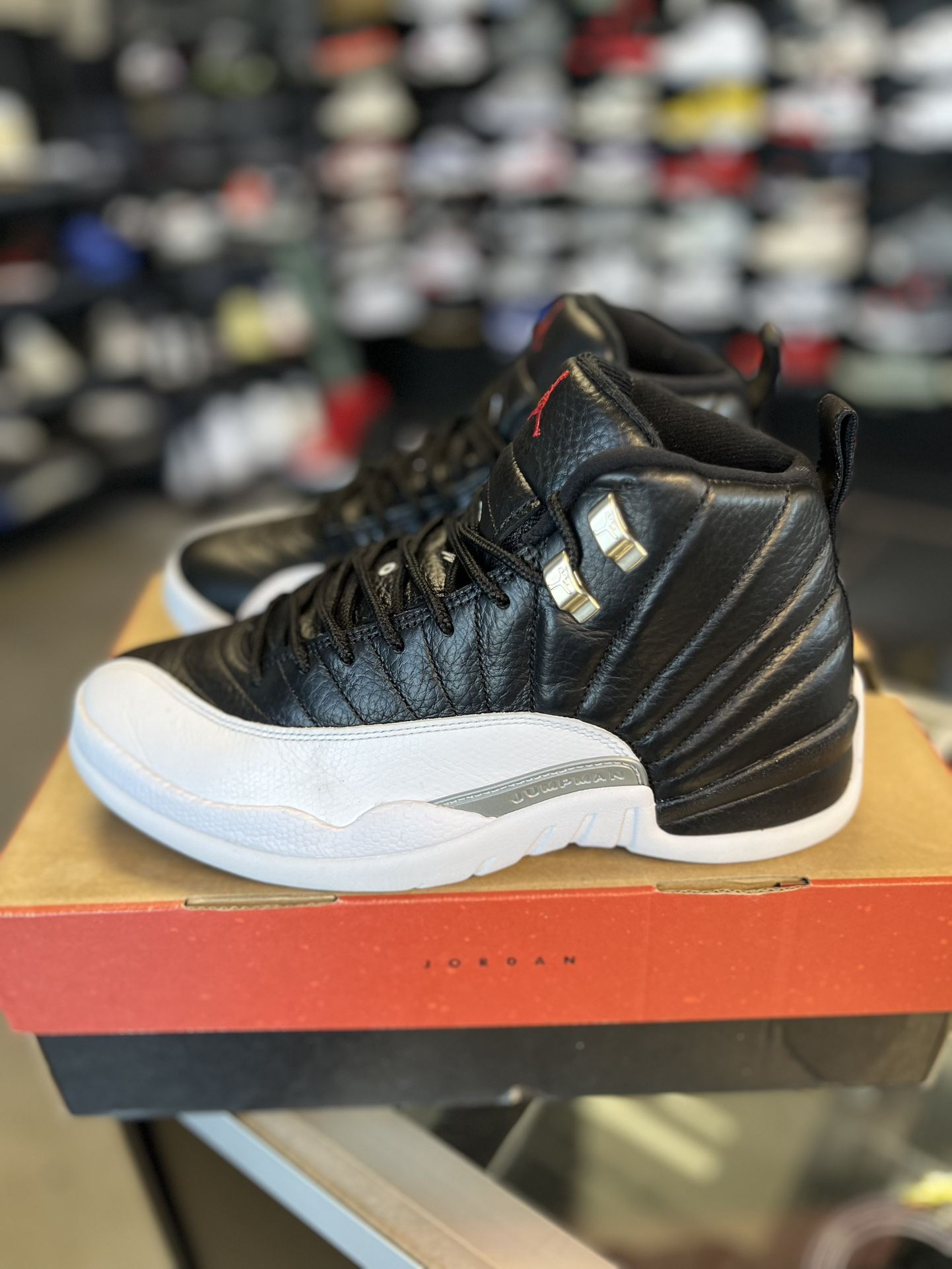 Jordan 12 “Playoffs” size 8