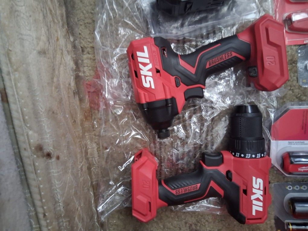 20v Skill Set And Milwaukee Hole Saw