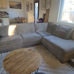 Sectional Couch With Pull-out Sleeper