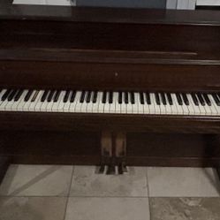 Wurlitzer Vintage Upright Piano