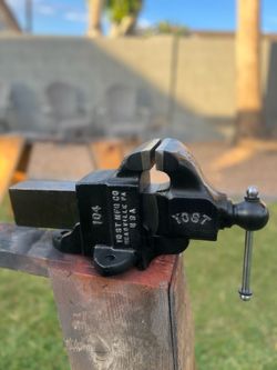 Bench Vise Yost 104