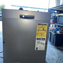 Dishwasher Finish: Panel-ready