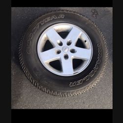 1 —- 255/75r17 5x5 5x127 Jeep Wrangler Wheel Rim With Tire!