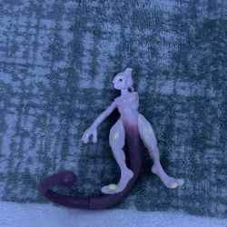 Mewtwo Figure