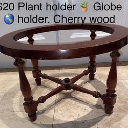 $20 Plant Holder 🪴 Globe Holder 🌎 Cherry Wood Great Condition 
