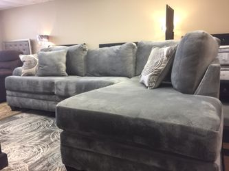 BRAND NEW CHAMPION FABRIC SECTIONAL!!!