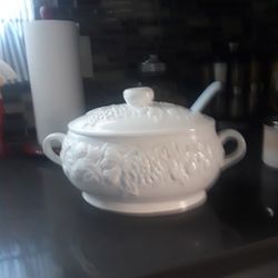 Soup Bowl Server
