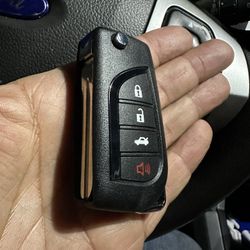 Toyota Flip Key Remote Control Fob.  Camry Corolla Tacoma Tundra