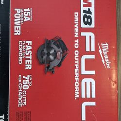 Milwaukee M18 FUEL Circular Saw with Battery and Charger