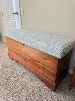Lane Hope Chest with Upholstered Lid