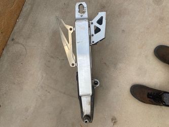 Suzuki drz 400e swing arm