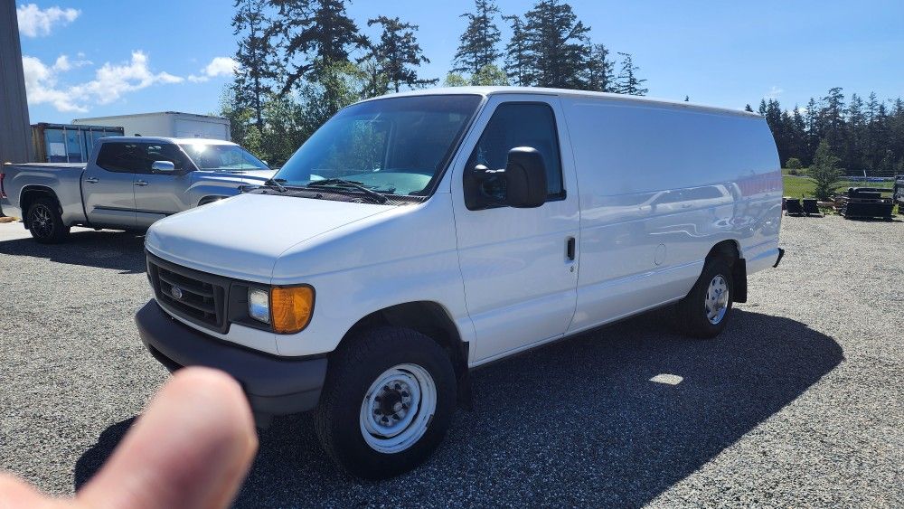 2005 Ford E-250