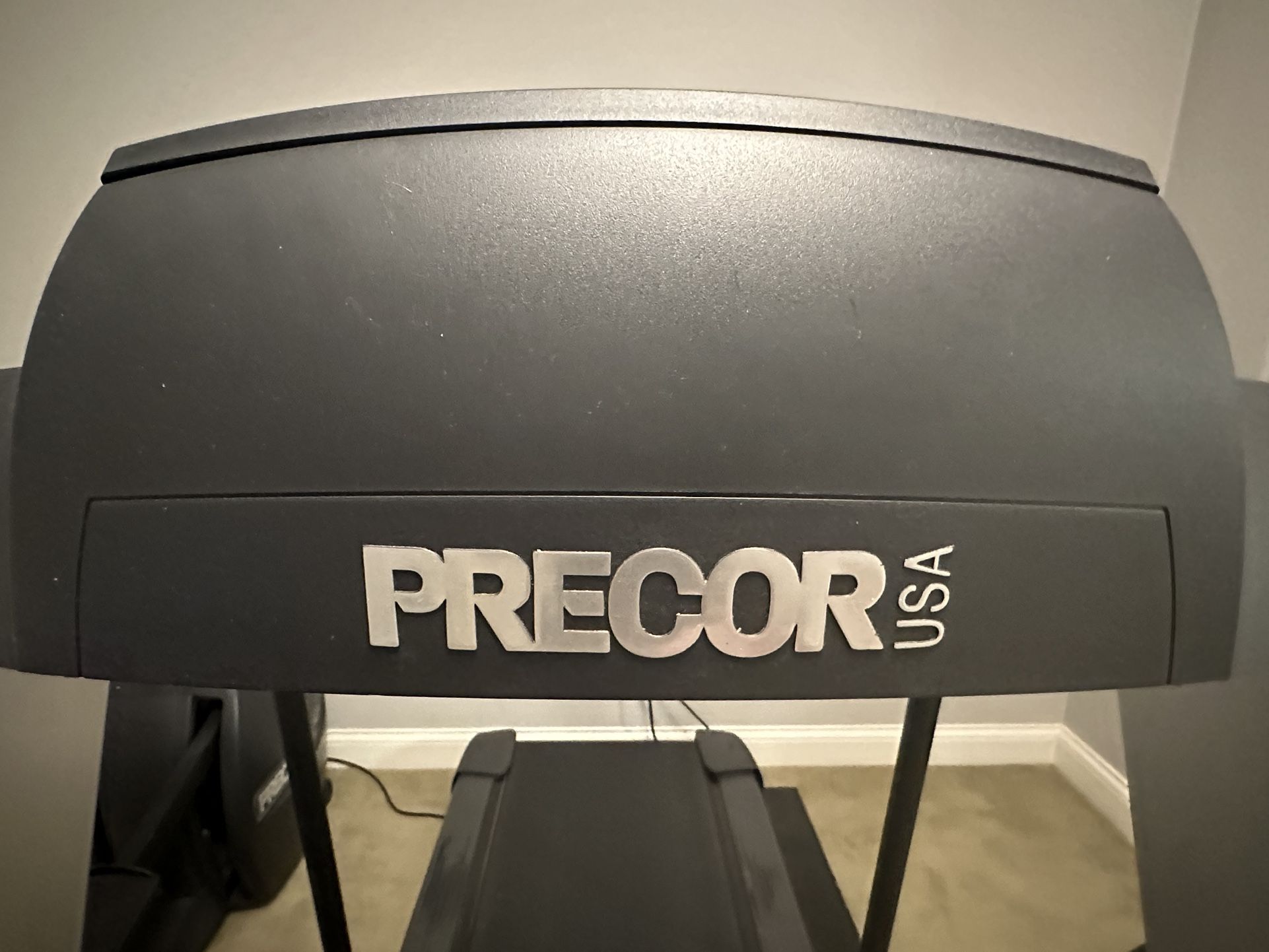 Precor 9.33 Treadmill for Sale in Chicago, IL OfferUp