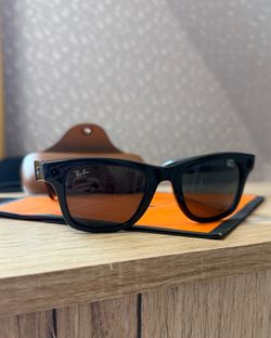 Unisex Ray-Ban Meta AI Wayfarer Sunglasses Gen 1