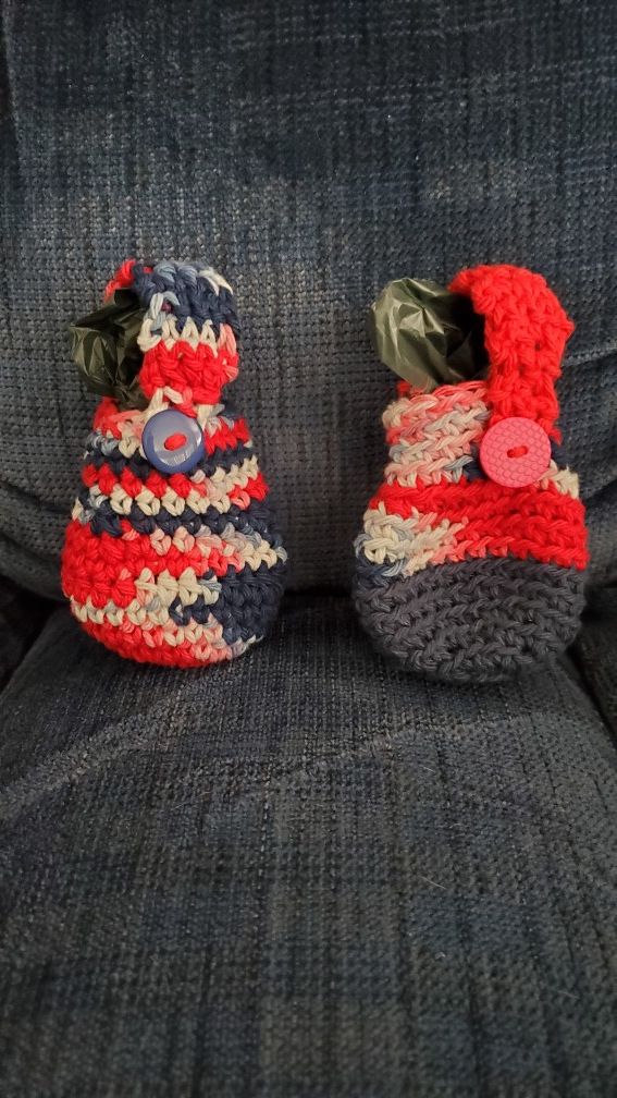 Crocheted doggy do bag holder