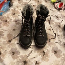 Women Boots.  Time And Tru. Size 9W 