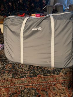 Unilove Hug Me Plus Bedside Sleeper & Portable Bassinet