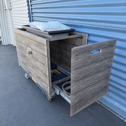 Lloyd Flanders rectangle fire pit