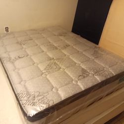 New Queen Pillowtop Mattress And Box Spring 