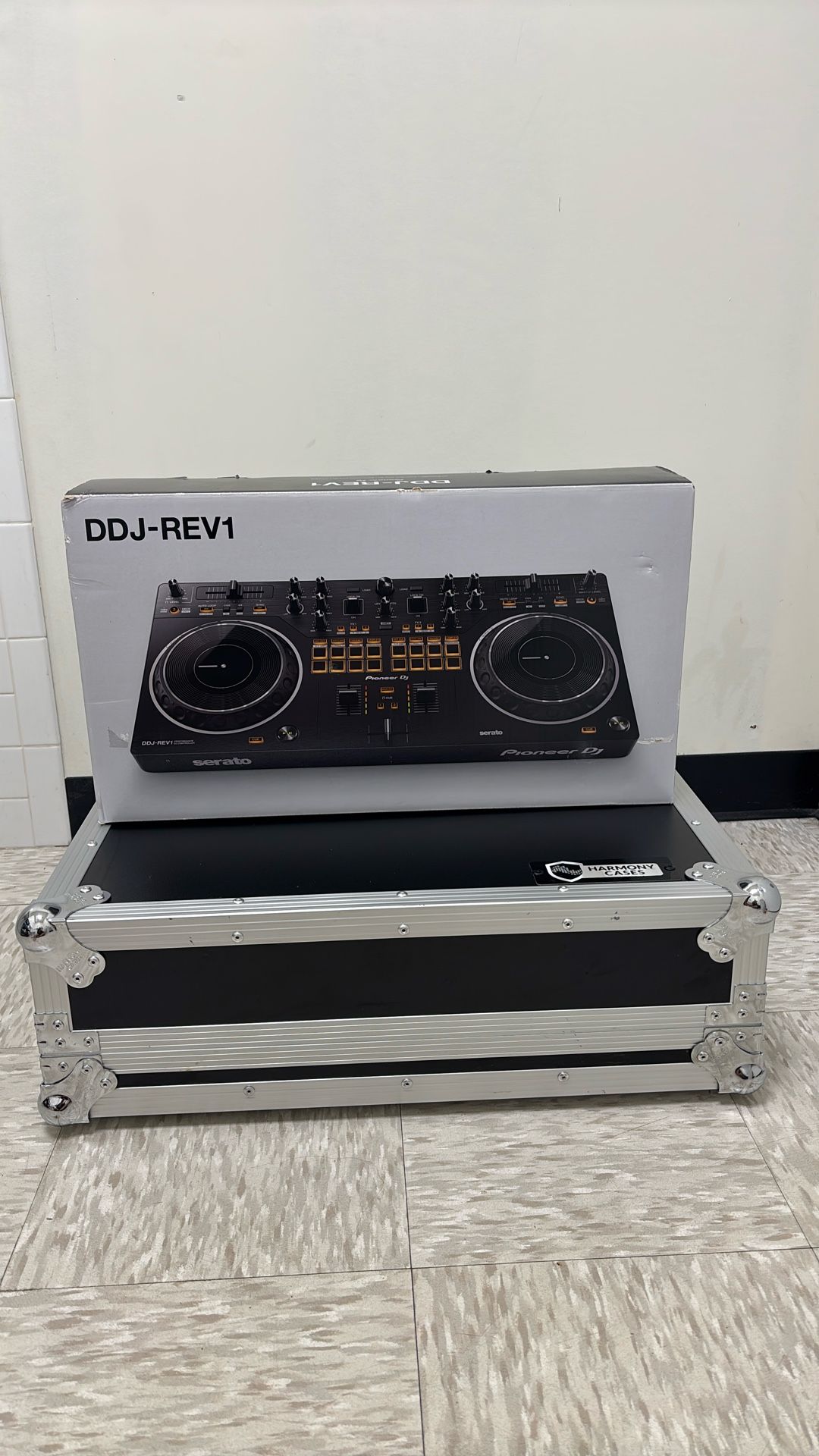 DJ Turntable and Case Perfect Condition