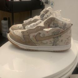 Nike Supreme Mid Top 