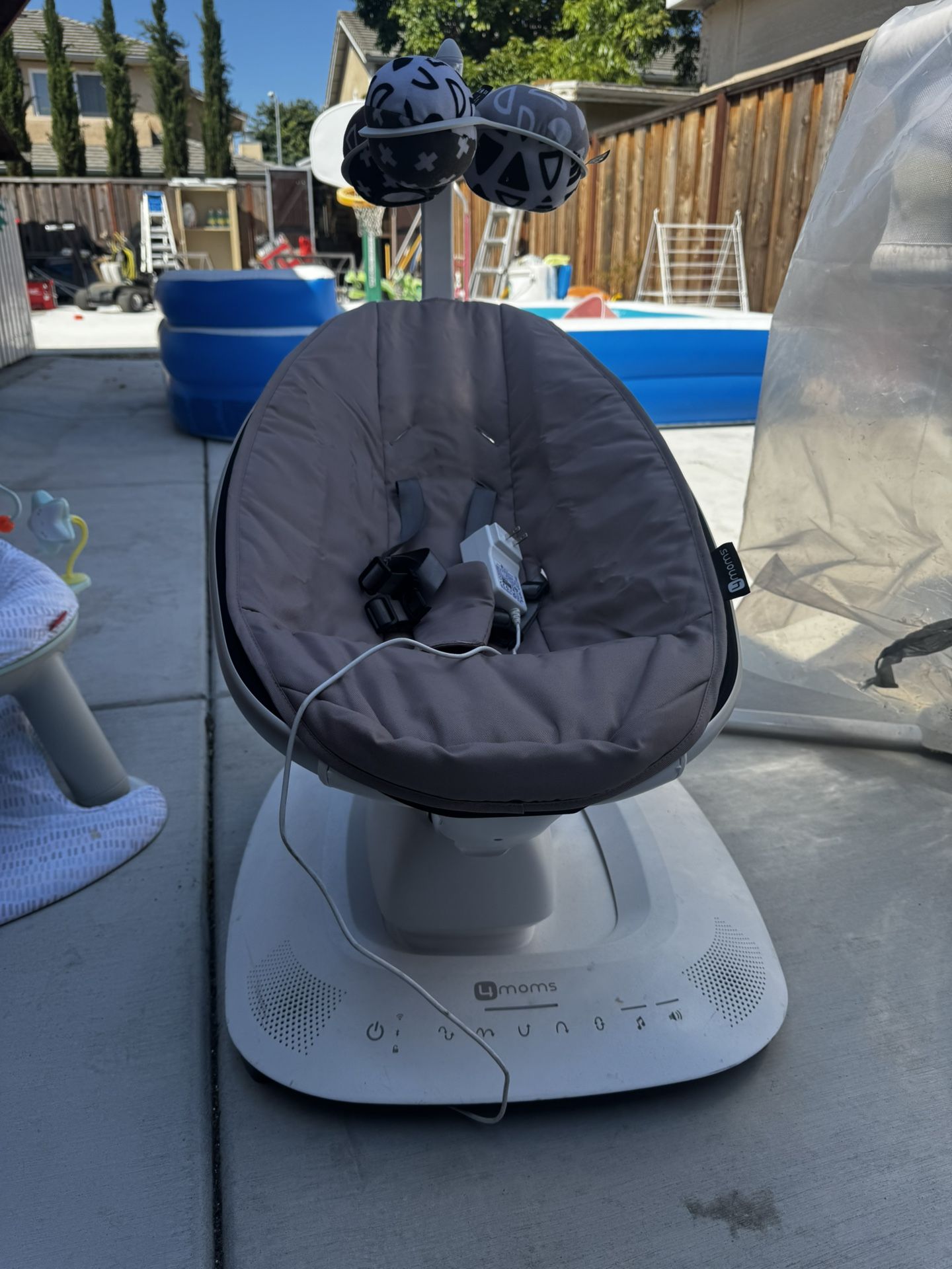 4MOMS mamaRoo® multi-motion baby swing