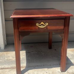 Thomasville End Table