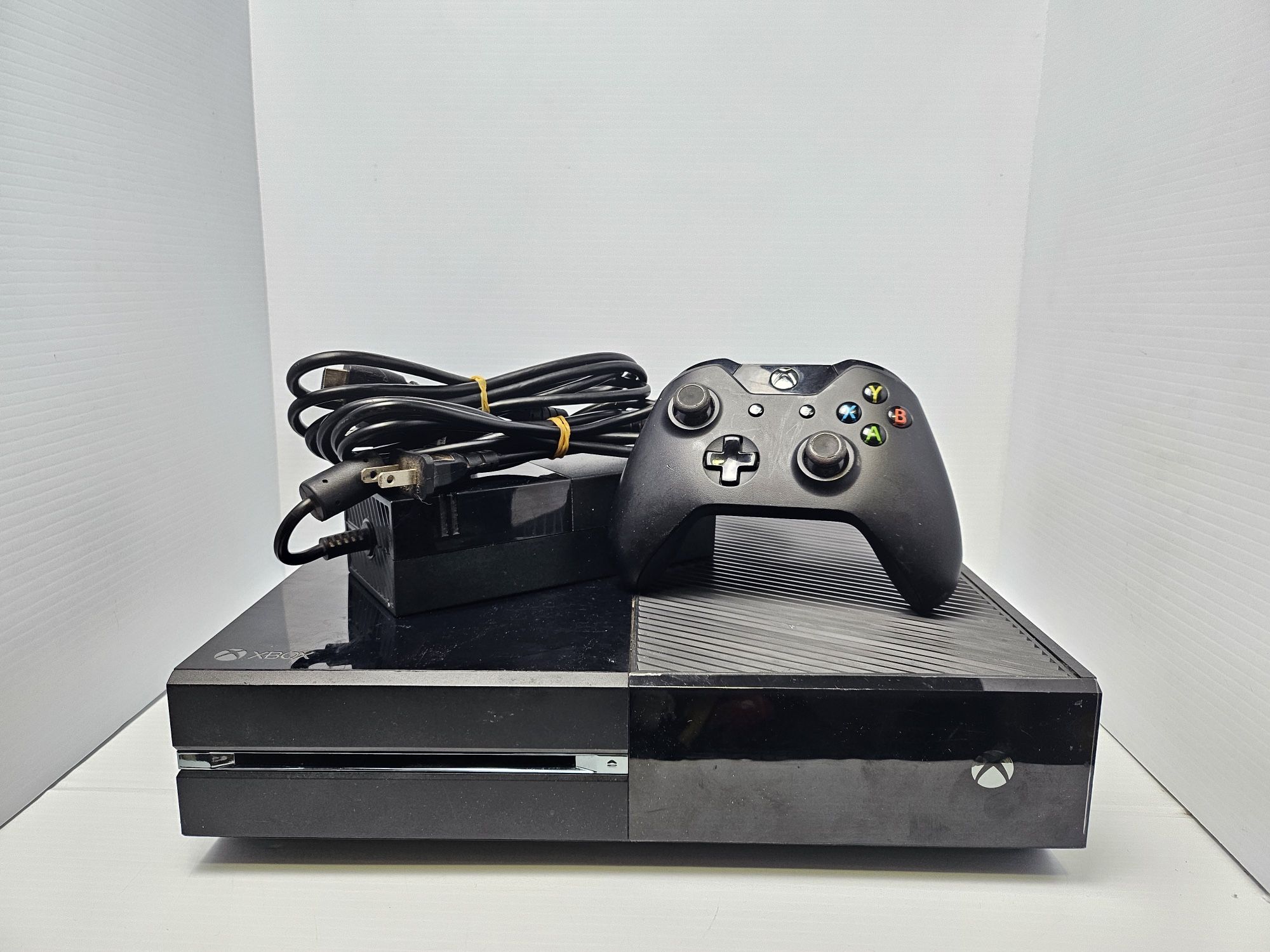 Microsoft Xbox One Console Bundle 500GB Complete