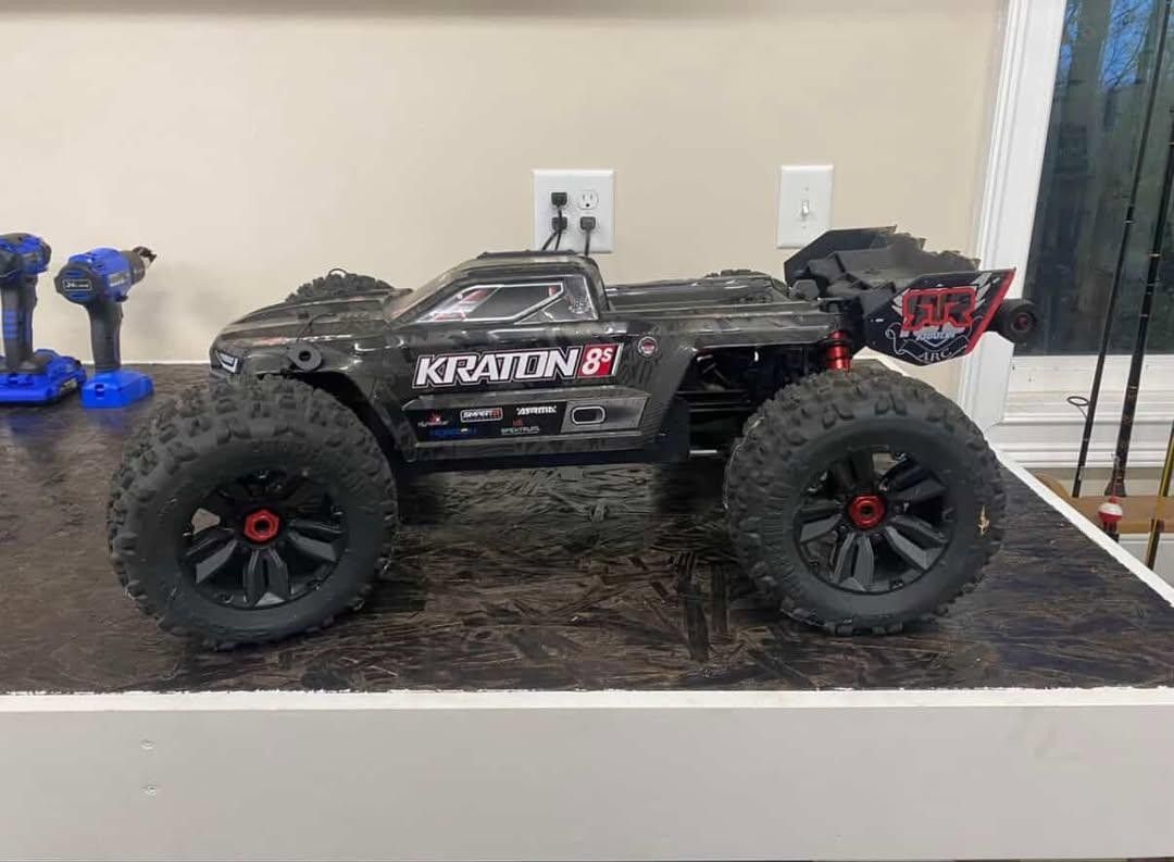 New Arrma Kraton 8s R/C