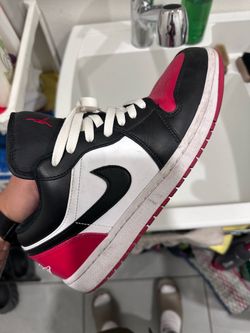 Jordan 1 low bred toes size 10 men’s