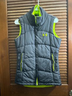 Small Under Armour women's semi-fitted puffer vest - Slightly U