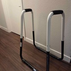 Ultimate Body Press Portable Dip Bar