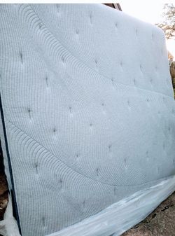 King Hybrid Mattress Come Pickup Or We Deliver