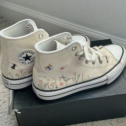 Converse Chuck Taylor Flower Embroidered  All Star High Classic Sz US 3/ EUR 35