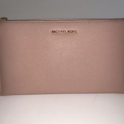 Michael Kors Wristlet 