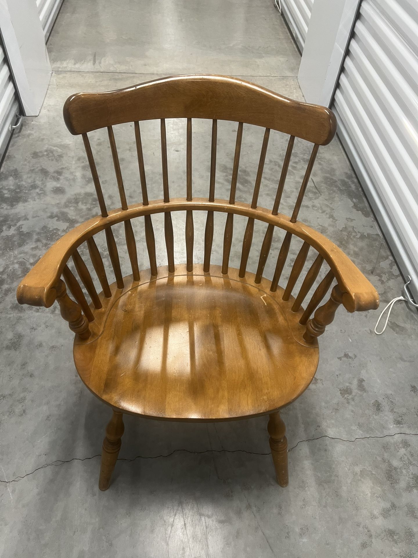 Vintage S Bent & Bros Colonial Windsor Captain Spindles Chair Maple Solid Wood. Used in good condition with some cosmetic blemishes. These blemishes a
