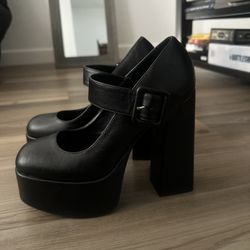 Size 8.5 Platform Mary Jane Heels