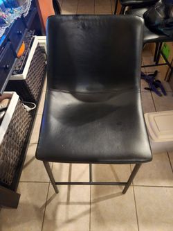 4 bar stools