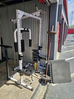 Body-Solid Power Rack with Lat Pulldown-Weights + Accessories+ carpets. Zip 33032
Delivery fee

Durable steel Body-Solid power rack is white with blac