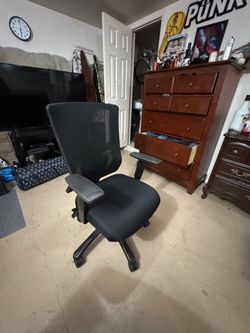 U-line Ergonomic chair