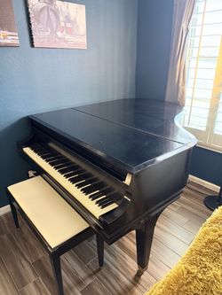 Black Mason & Hamlin Baby Grand Piano, Type A