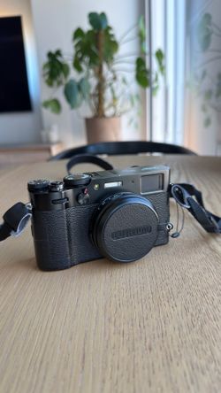 Fujifilm X100V Digital Camera (Black)