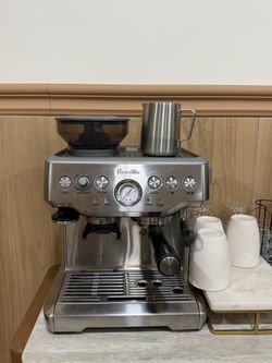 Breville Stainless Steel Barista Express Espresso Machine Light Silver BES870XL: 15 Bars Pressure, Milk Frother, Grinder