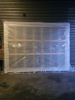 Queen size foundation