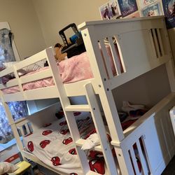 Twin Bunk Bed 