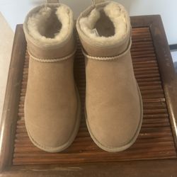 UGG Classic Ultra Mini - Chestnut - Woman’s Size 7 