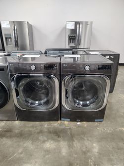 9.0 cu. ft. Mega Capacity Smart Wifi Enabled Front Load Gas Dryer with Turbo steam and built-in intelligence