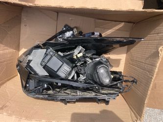 Buy. Bmw  2020 -26 headlamps for core damaged