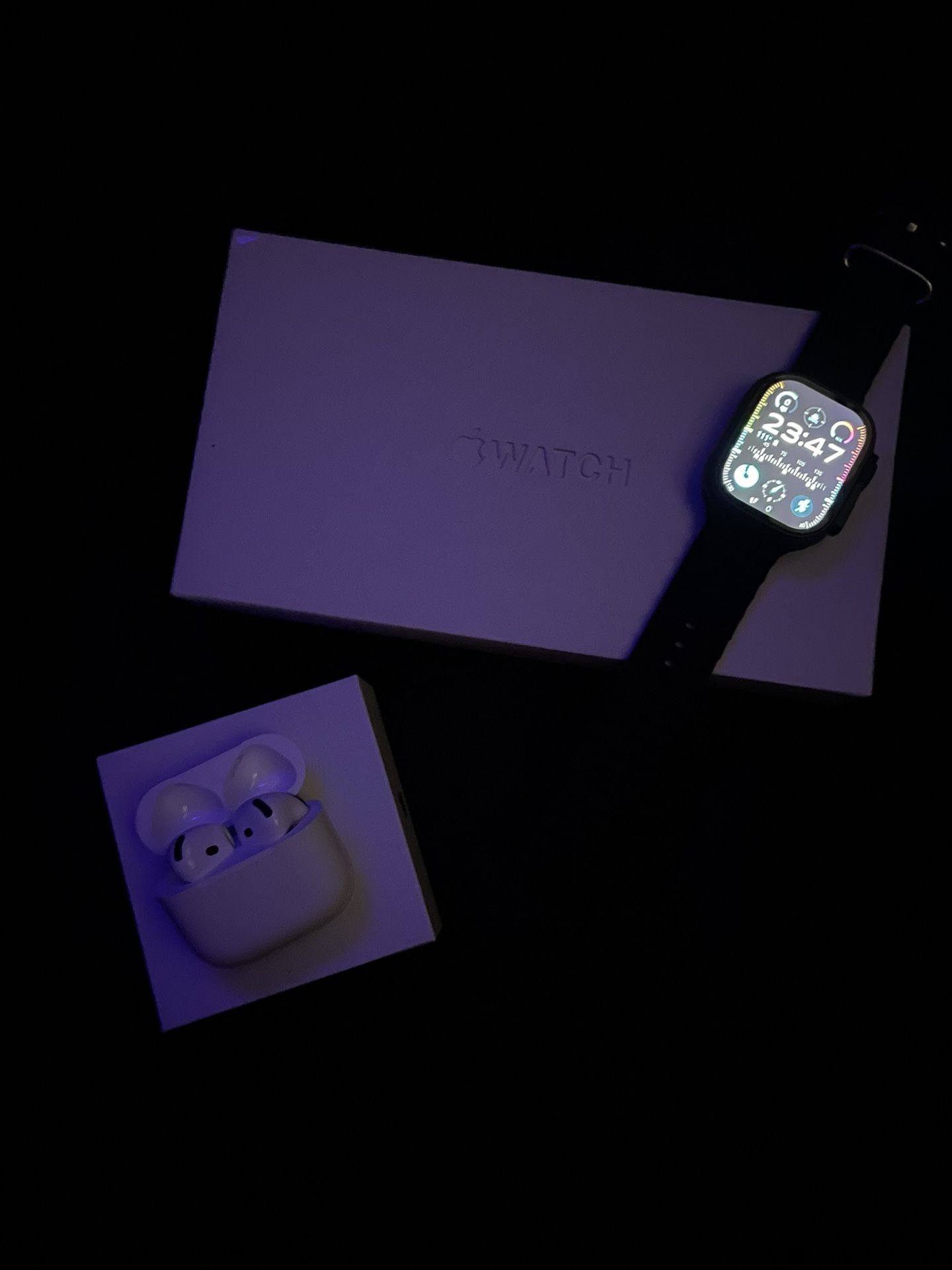 Apple Watch & AirPods